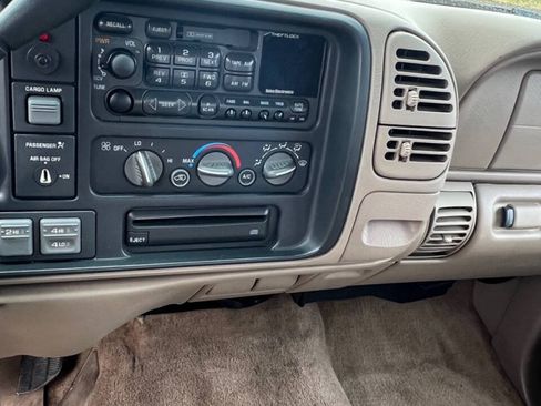 Used 1998 Chevrolet Silverado 1500 4x4 Extended Cab w/ Preferred Equipment Group 2 image 26