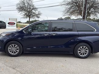 Used 2021 Toyota Sienna XLE video 2