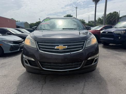 Used 2015 Chevrolet Traverse LT w/ Style and Technology Package FWD image 2