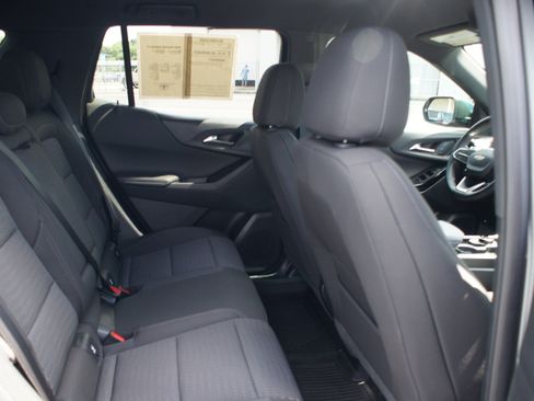Used 2026 Chevrolet Equinox LT w/ LPO, Floor Liner Package FWD image 20