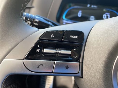 Used 2025 Hyundai Elantra Sport image 18