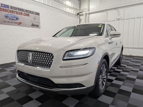 Used 2023 Lincoln Nautilus AWD w/ Premium Package image 3