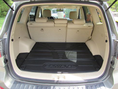 Used 2009 Hyundai Santa Fe Limited FWD image 9