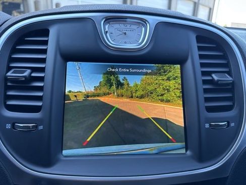 Used 2020 Chrysler 300 Touring w/ Sport Appearance Package RWD image 21