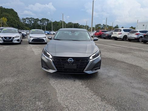Used 2023 Nissan Altima 2.5 SV image 8