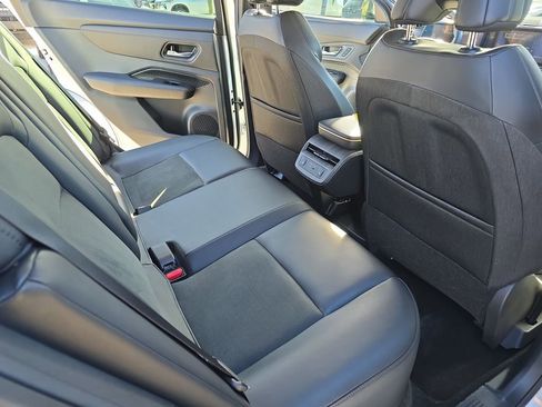 Used 2023 Nissan Ariya FWD image 14