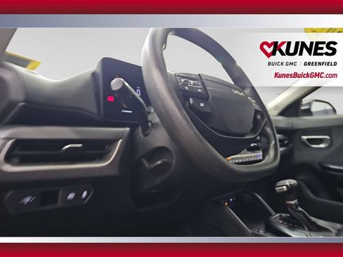 Used 2025 Kia K4 FWD image 14