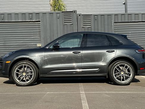 Used 2025 Porsche Macan image 2
