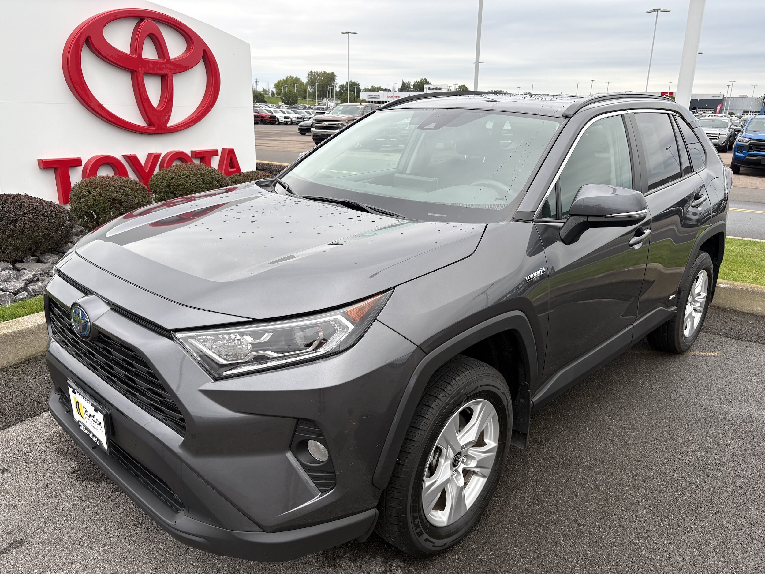 Used 2021 Toyota RAV4 XLE w/ Convenience Package AWD/4WD image 10