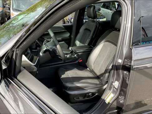 New 2025 Jeep Grand Cherokee L Altitude image 10