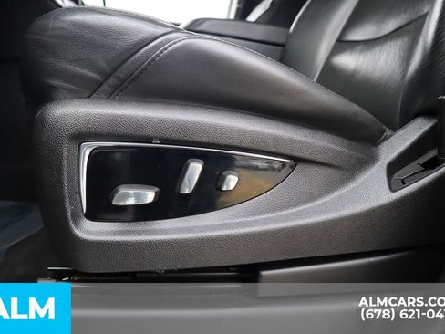 Used 2017 Cadillac Escalade Luxury image 16