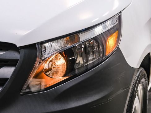 Used 2021 Mercedes-Benz Metris image 12