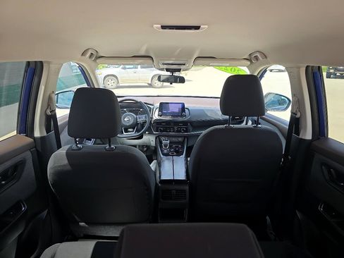 Used 2023 Nissan Rogue S image 12