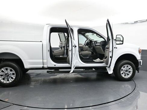 Used 2022 Ford F250 XLT w/ Snow Plow Prep Package image 40