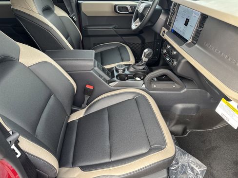 New 2025 Ford Bronco Big Bend w/ Black Diamond Package image 10