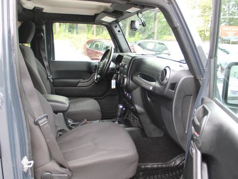 Used 2018 Jeep Wrangler Unlimited Sport S AWD/4WD image 31