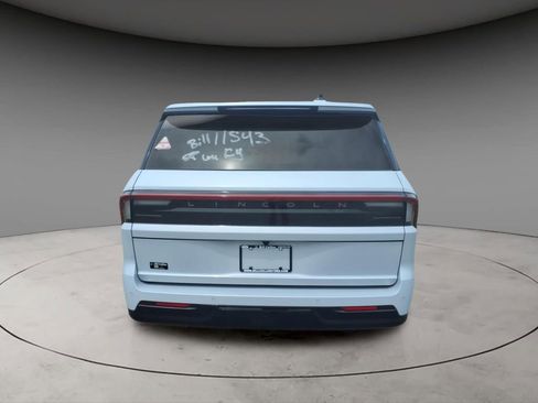 New 2026 Lincoln Navigator Reserve AWD/4WD image 7