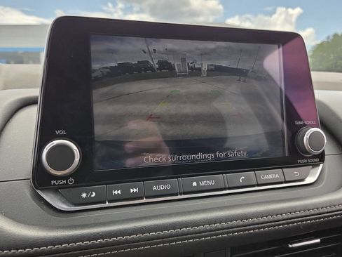 Used 2023 Nissan Rogue S FWD image 25