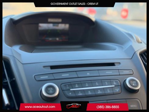 Used 2017 Ford Escape SE image 16