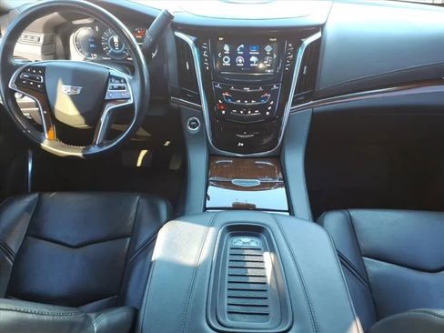 Used 2018 Cadillac Escalade Premium Luxury image 18