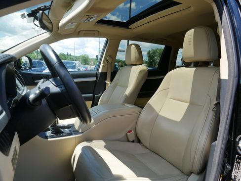 Used 2015 Toyota Highlander XLE AWD/4WD image 14