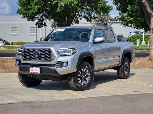 Certified 2021 Toyota Tacoma TRD Off-Road w/ TRD Premium Off Road Package AWD/4WD image 2