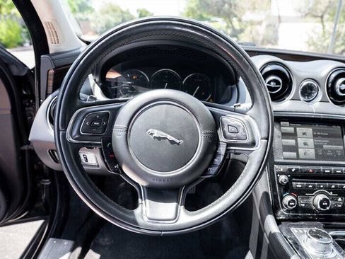 Used 2015 Jaguar XJ L Portfolio RWD image 12