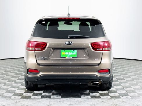 Used 2019 Kia Sorento LX image 11