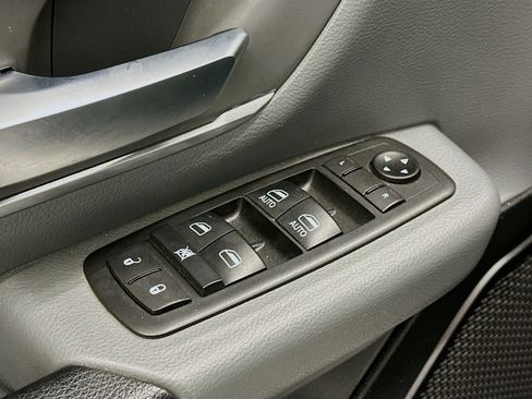 Used 2021 RAM 1500 Big Horn image 15