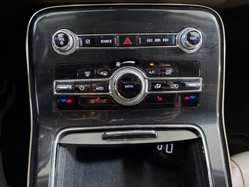 Used 2023 Lincoln Nautilus FWD w/ Premium Package image 20