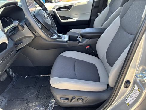 Used 2024 Toyota RAV4 XLE w/ Convenience Package FWD image 17