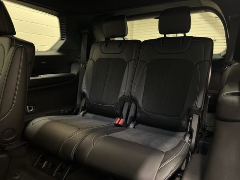 Used 2025 Jeep Grand Cherokee L Altitude image 9