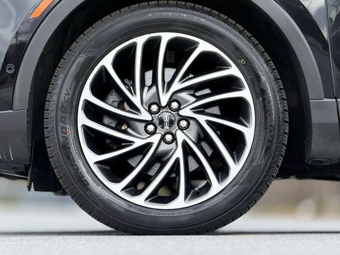 Used 2019 Lincoln Nautilus Reserve image 17