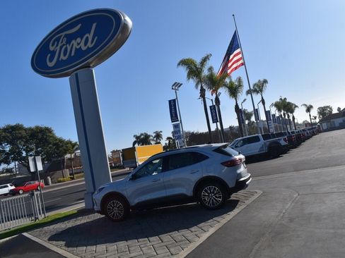 New 2025 Ford Escape Base w/ PHEV Premium Package image 22