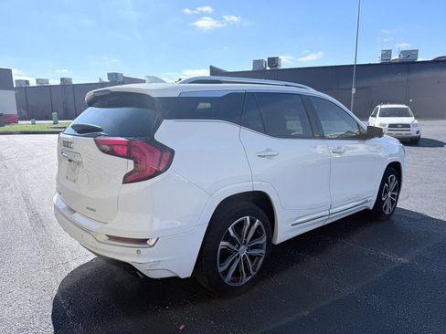 Used 2018 GMC Terrain Denali w/ Advanced Safety Package AWD/4WD image 5