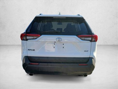 Used 2021 Toyota RAV4 XLE image 6