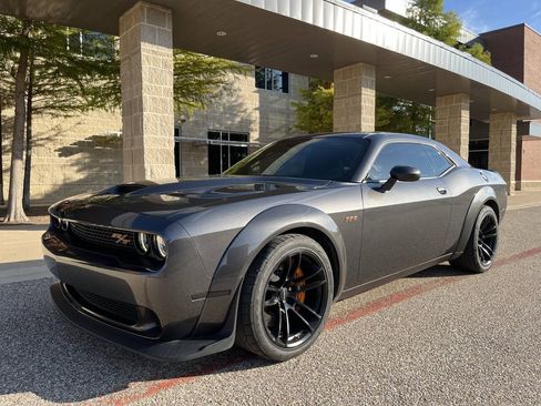 Used 2022 Dodge Challenger R/T Scat Pack RWD image 1