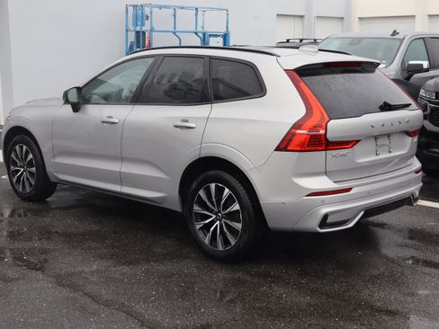 Used 2025 Volvo XC60 B5 Plus image 8