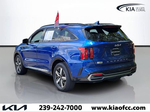 Used 2022 Kia Sorento S w/ Panoramic Sunroof Package FWD image 4