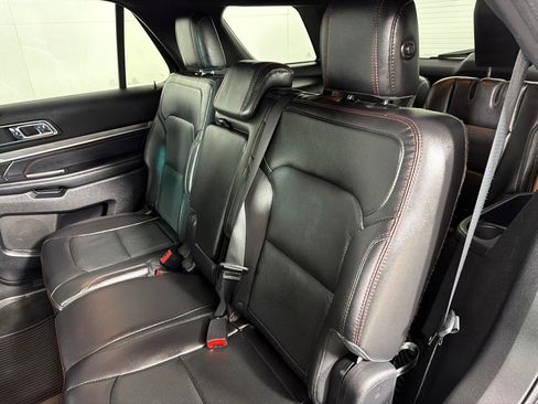 Used 2017 Ford Explorer Sport image 16
