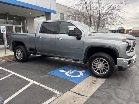 New 2026 Chevrolet Silverado 3500 LTZ w/ LTZ Convenience Package AWD/4WD image 6