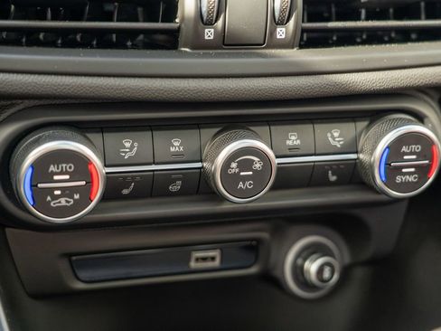 New 2025 Alfa Romeo Giulia w/ Veloce Package Rwd image 25