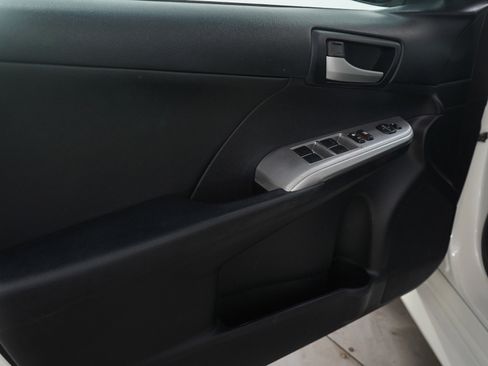 Used 2014 Toyota Camry SE image 22