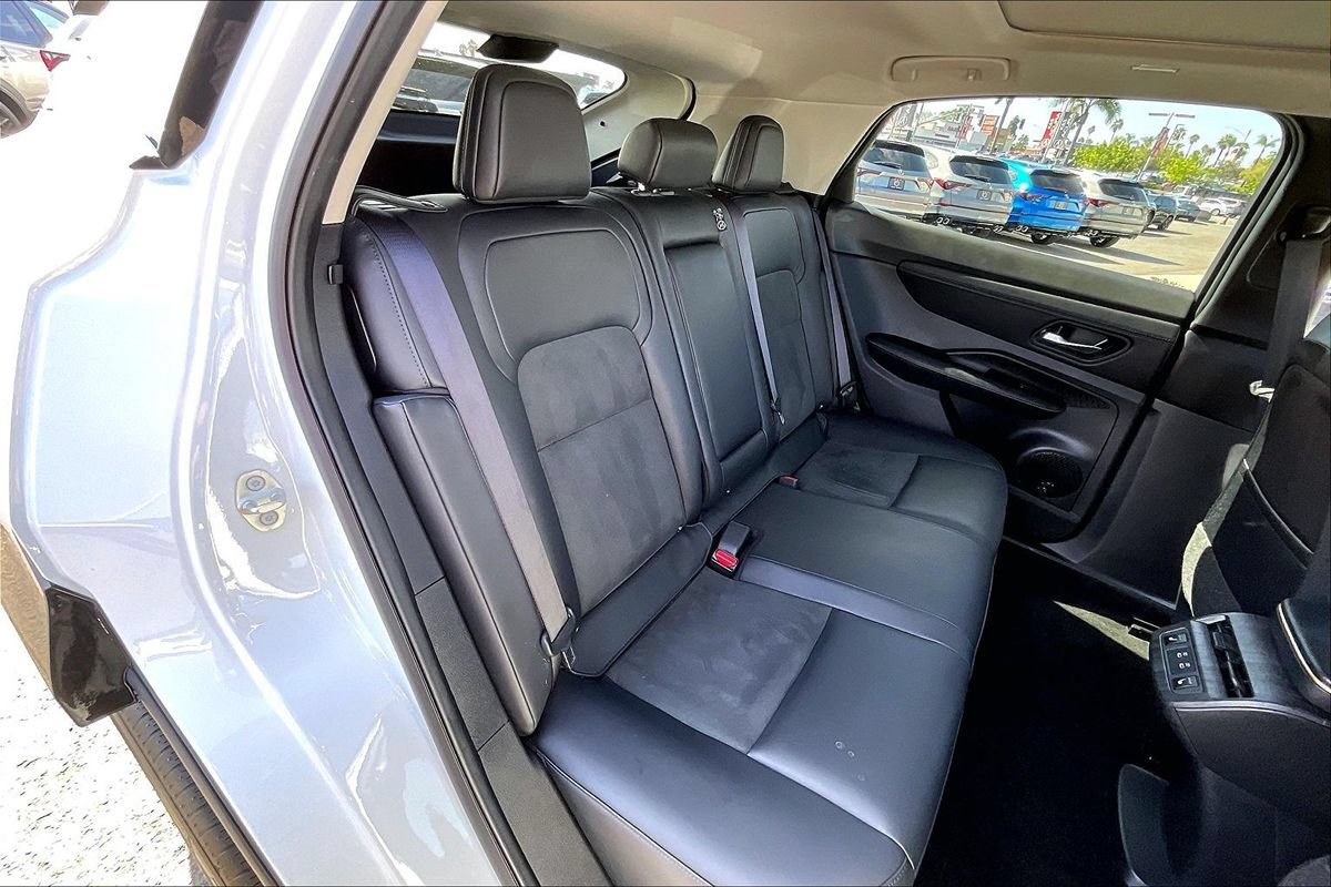 Used 2025 Nissan Ariya FWD image 9