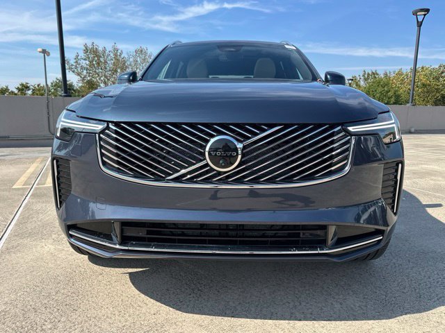 Certified 2026 Volvo XC90 B6 Plus AWD/4WD image 2