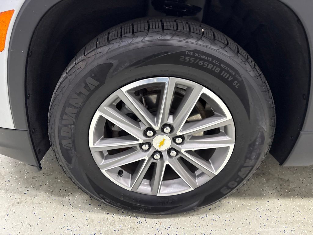 Used 2023 Chevrolet Traverse LT AWD/4WD image 11