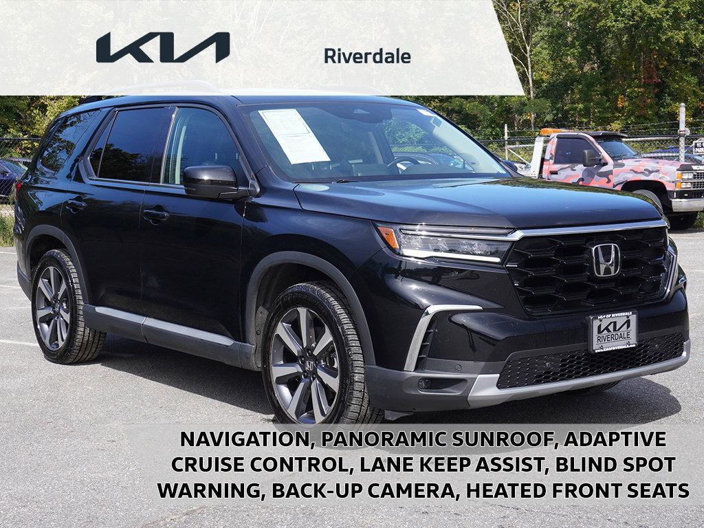 Used 2024 Honda Pilot Touring image 1