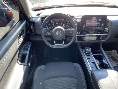 Used 2023 Nissan Pathfinder SV image 14