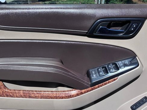 Used 2019 Chevrolet Tahoe Premier AWD/4WD image 22