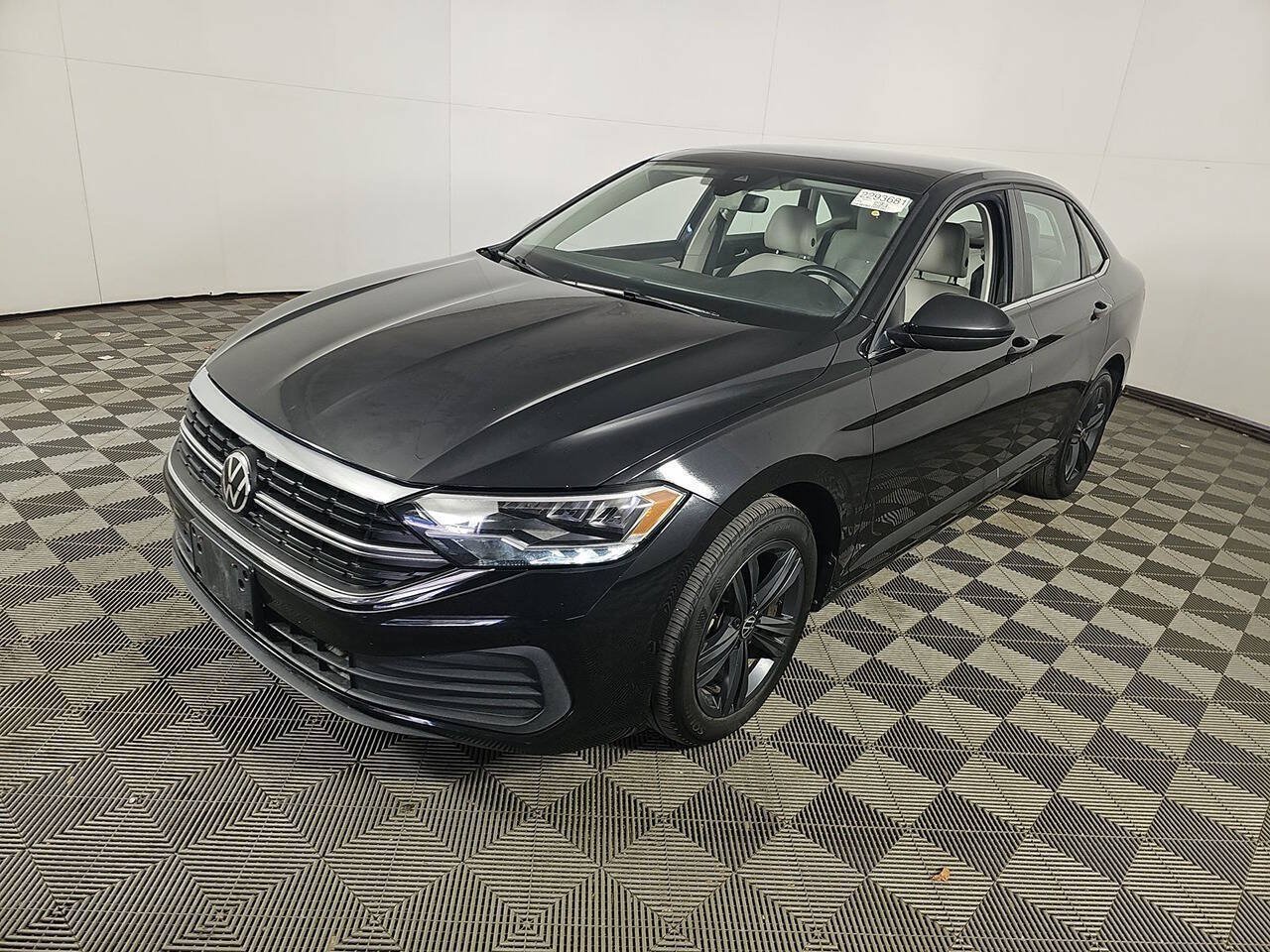 Used 2023 Volkswagen Jetta SE w/ Panoramic Sunroof Package FWD image 1